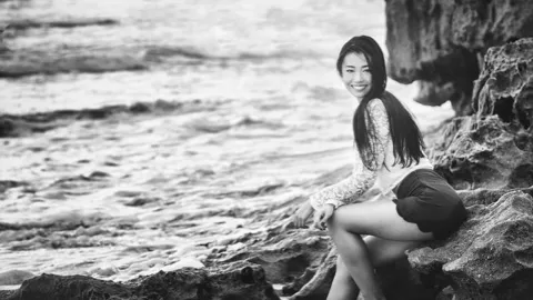 女子朋友圈克隆网恋诈骗